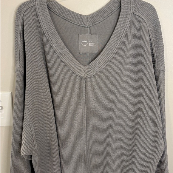 Aerie Size XL V-Neck Waffle Knit Sweatshirt in Light Gray - Picture 4 of 10